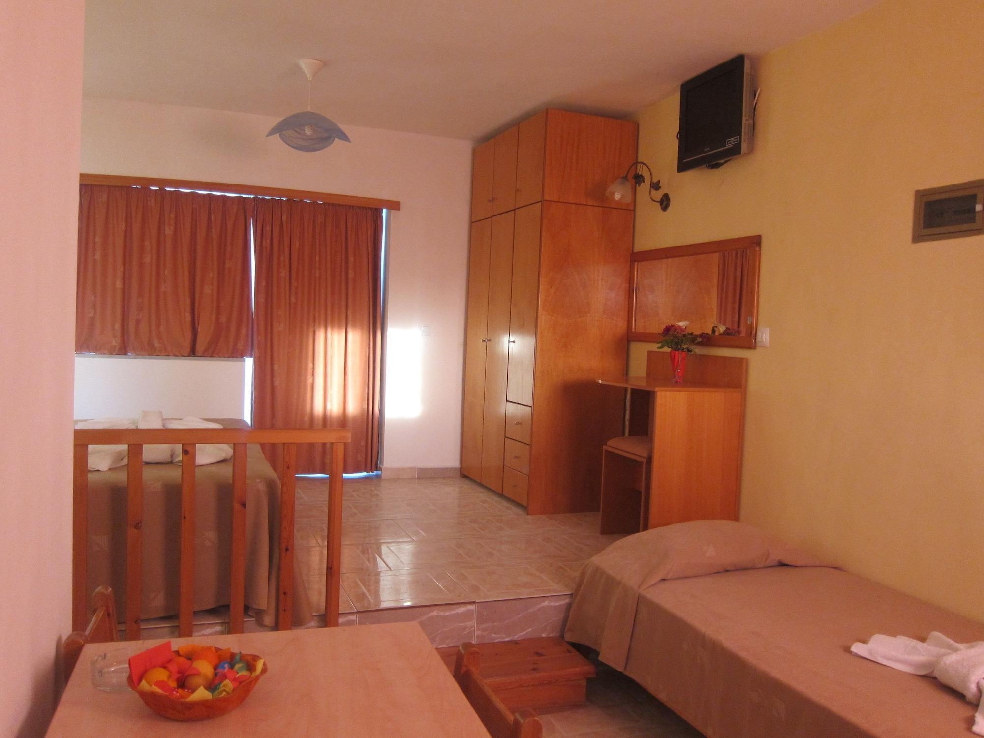Baladinos Apartments Йеранион Экстерьер фото